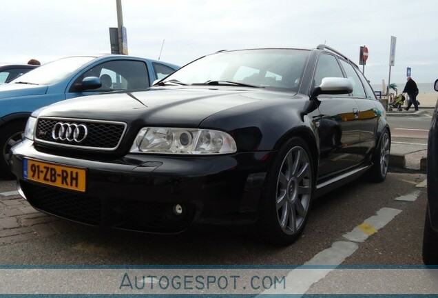 Audi RS4 Avant B5