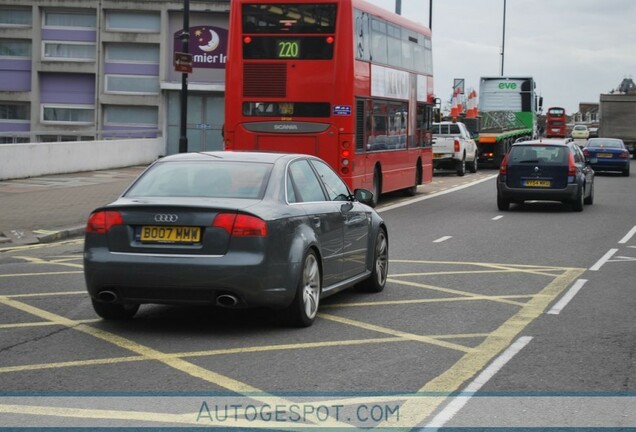 Audi RS4 Sedan