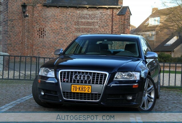 Audi S8 D3