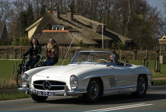 Mercedes-Benz 300SL Roadster