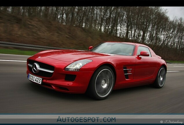 Mercedes-Benz SLS AMG