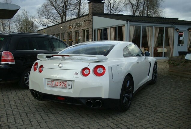 Nissan GT-R