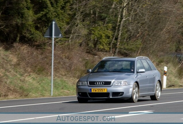 Audi RS4 Avant B5