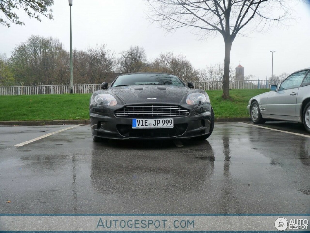 Aston Martin DBS Volante