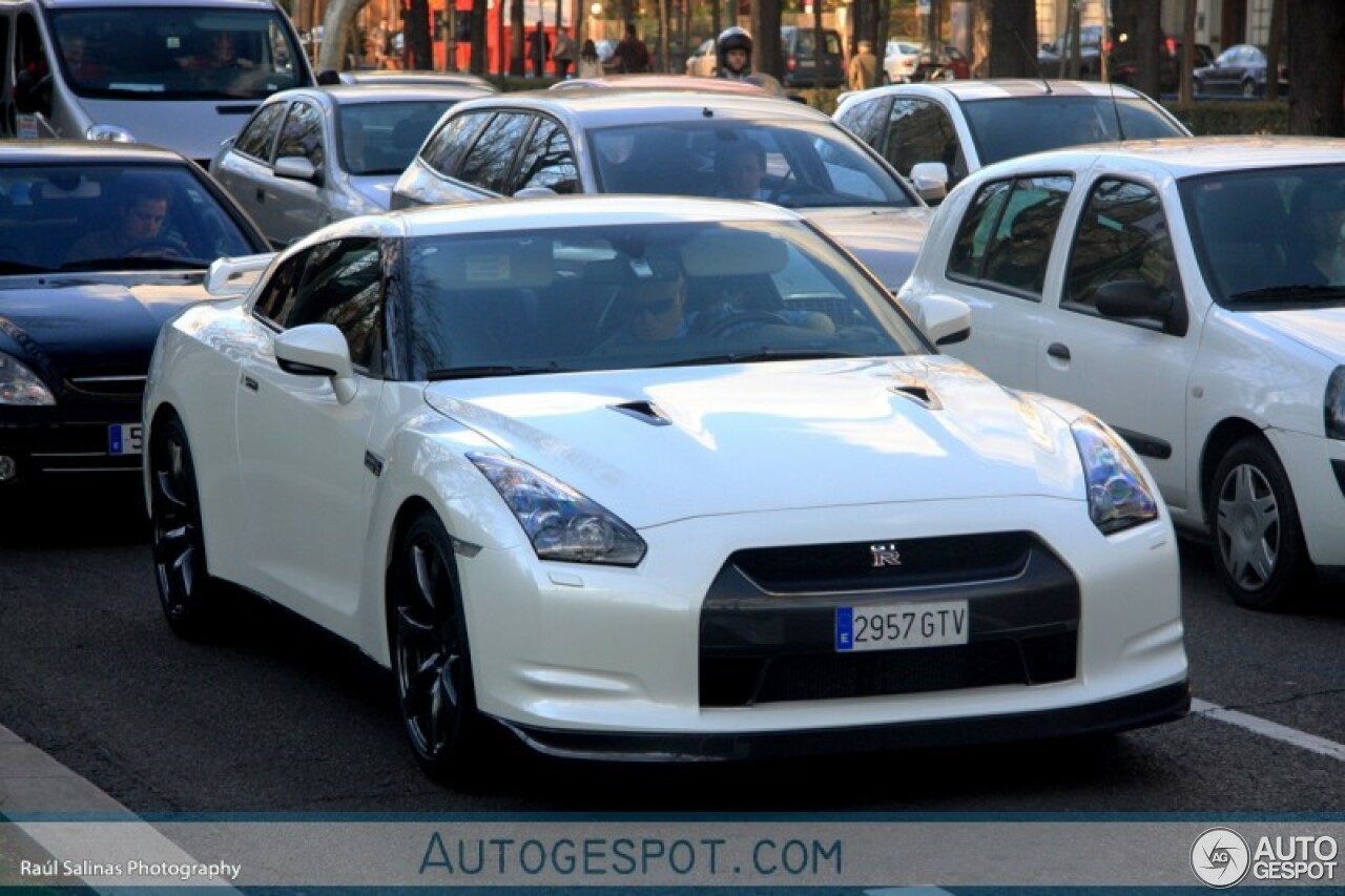 Nissan GT-R