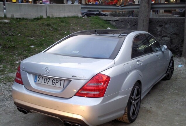 Mercedes-Benz S 65 AMG V221 2010