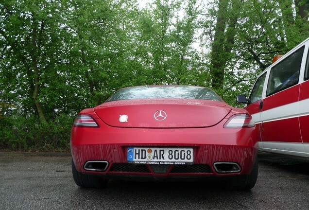 Mercedes-Benz SLS AMG