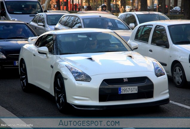 Nissan GT-R