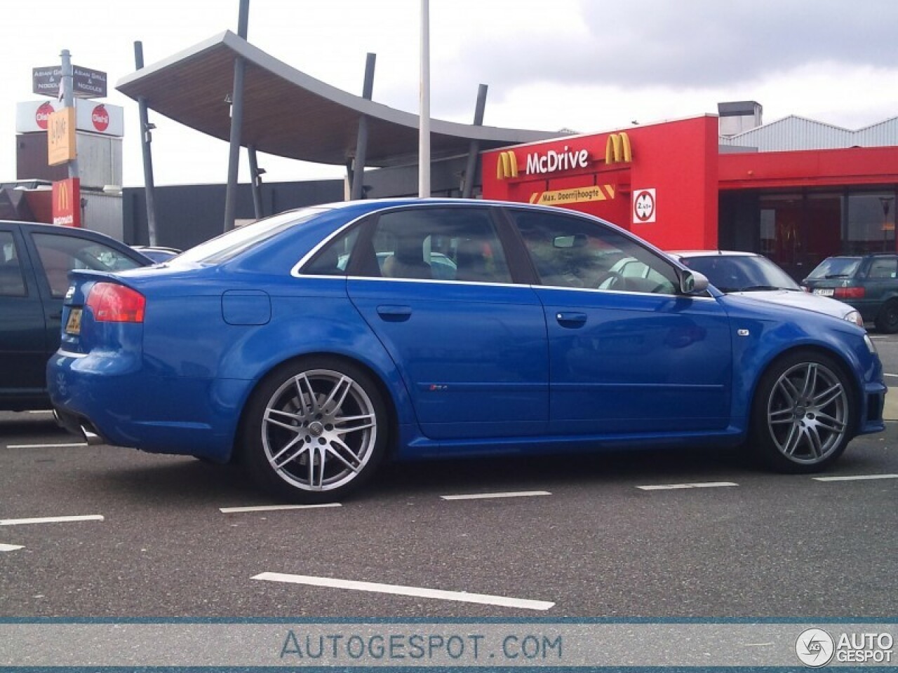 Audi RS4 Sedan