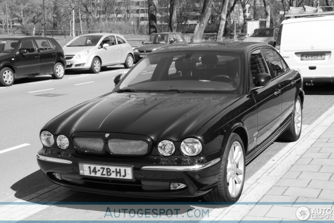 Jaguar XJR