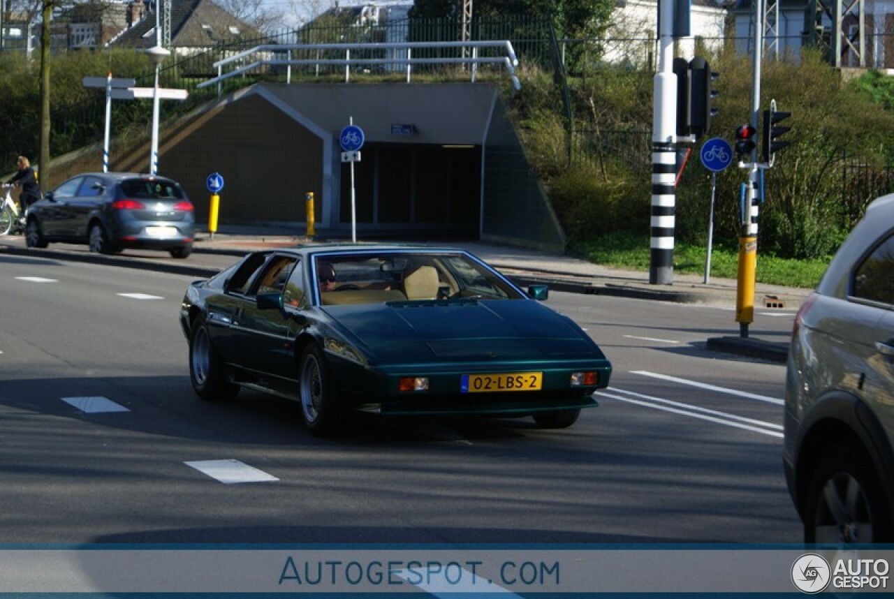 Lotus Esprit S2