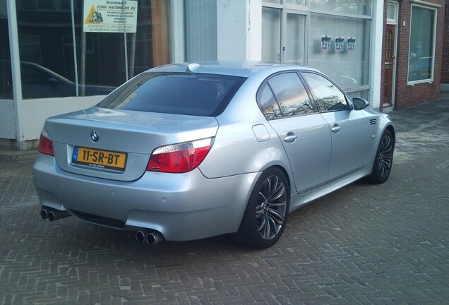 BMW M5 E60 2005