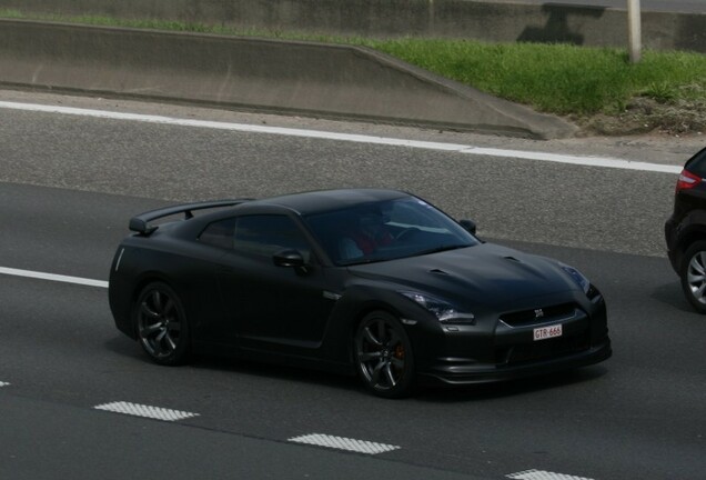 Nissan GT-R