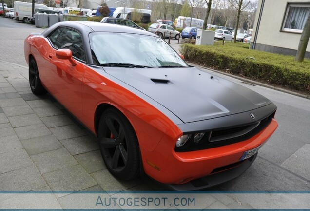 Dodge Challenger SRT-8