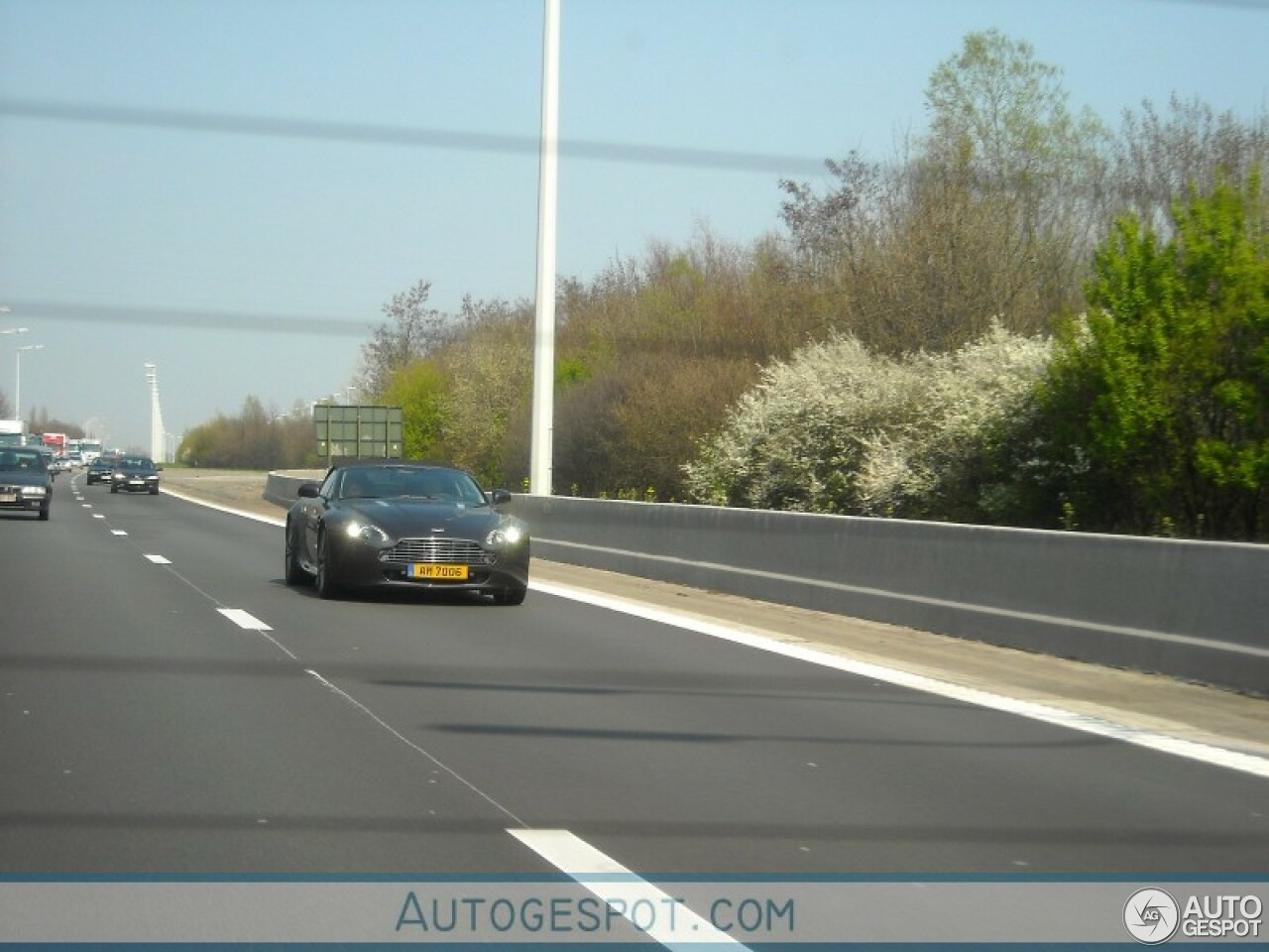 Aston Martin V8 Vantage Roadster