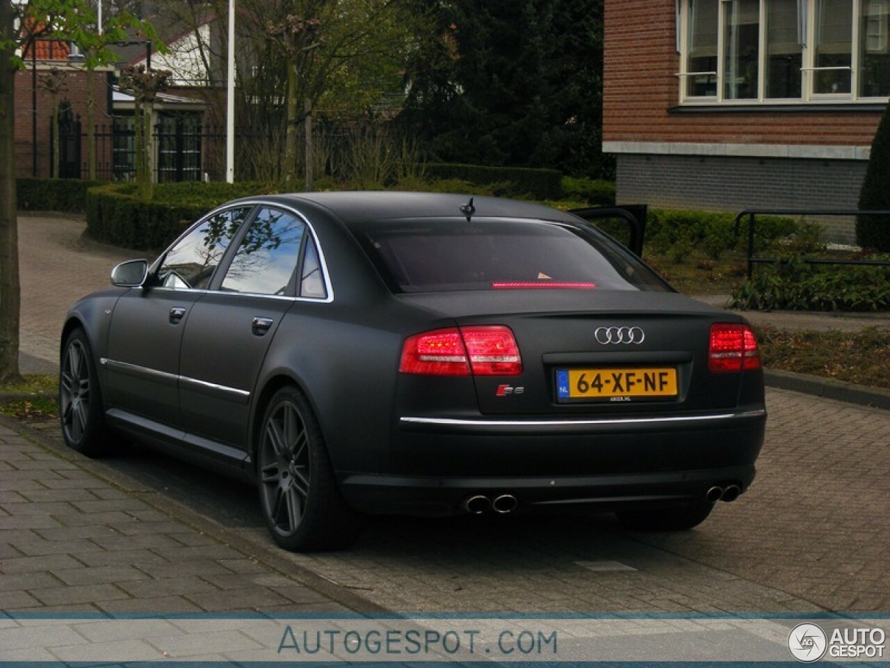 Audi S8 D3