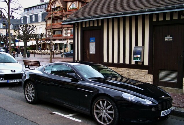 Aston Martin DB9