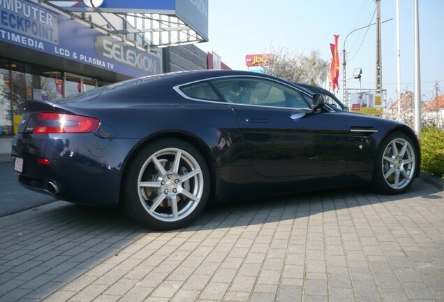 Aston Martin V8 Vantage