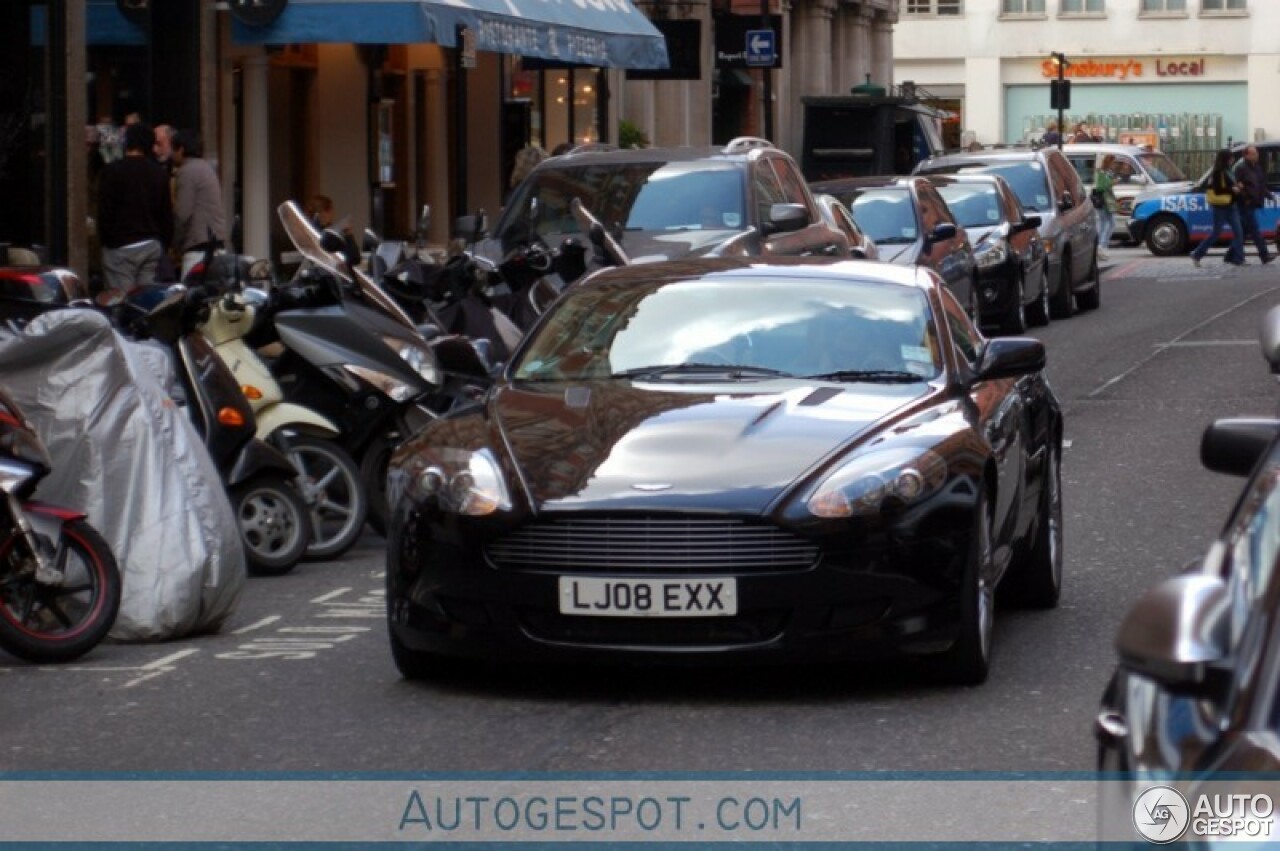 Aston Martin DB9