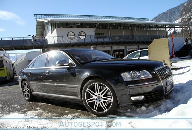 Audi S8 D3