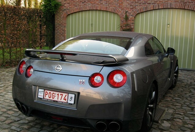 Nissan GT-R