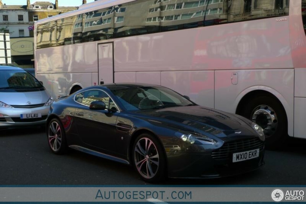 Aston Martin V12 Vantage