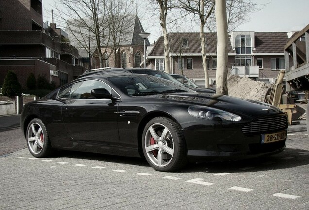 Aston Martin DB9