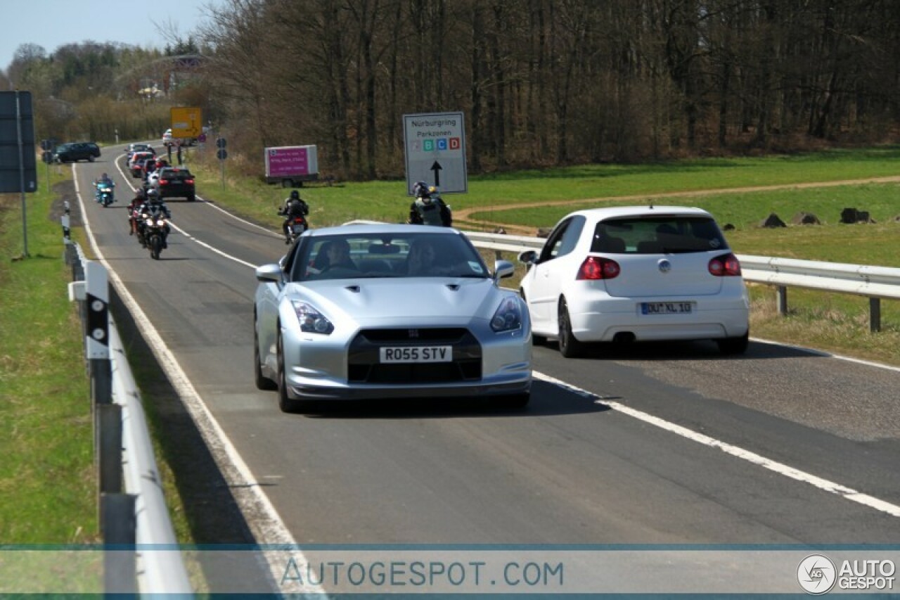 Nissan GT-R