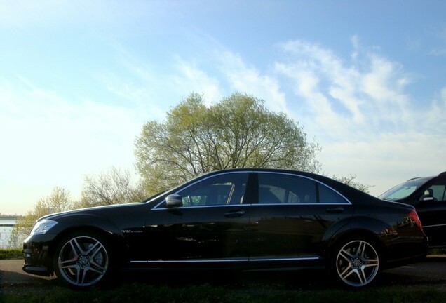 Mercedes-Benz S 65 AMG V221 2010