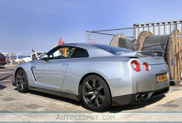 Nissan GT-R