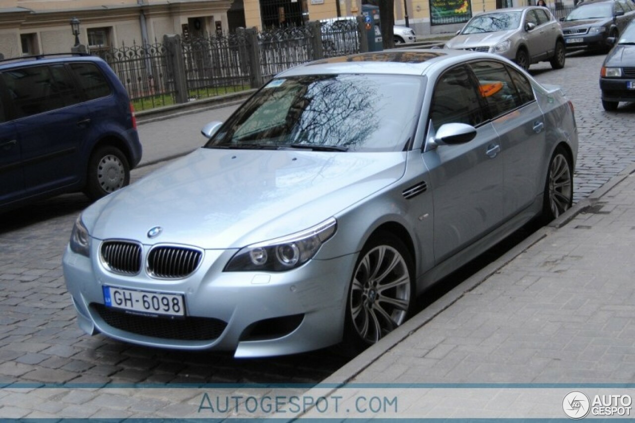 BMW M5 E60 2005