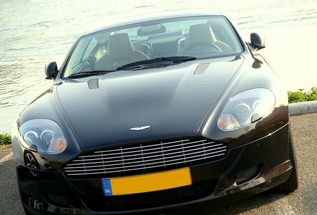 Aston Martin DB9