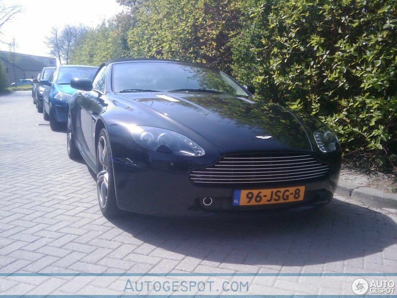 Aston Martin V8 Vantage N400 Roadster