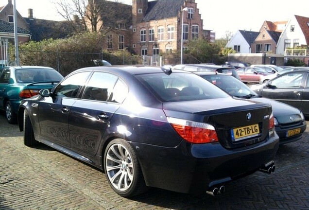 BMW M5 E60 2005