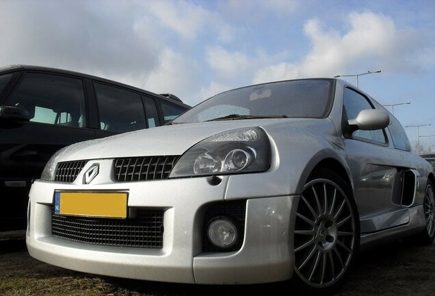 Renault Clio V6 Phase II