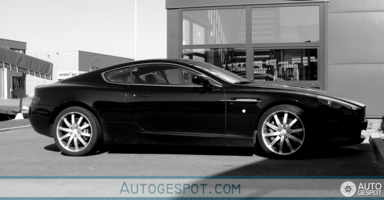 Aston Martin DB9