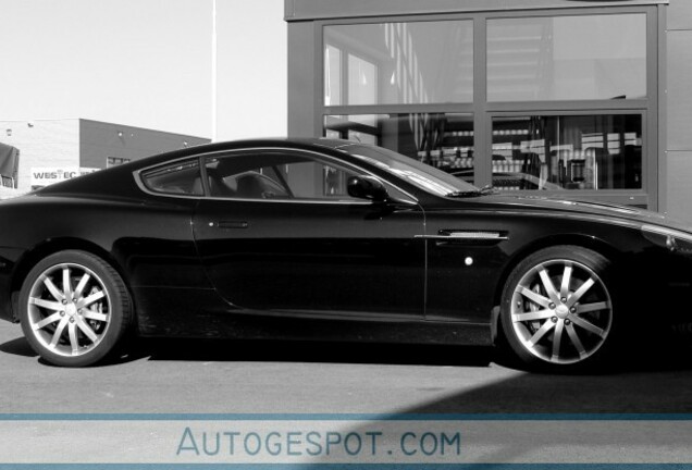 Aston Martin DB9