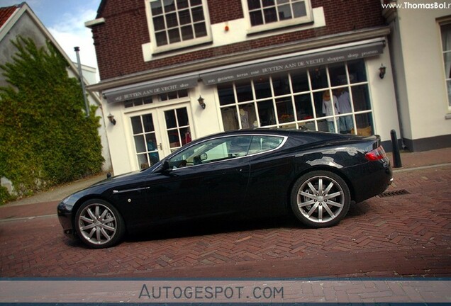 Aston Martin DB9