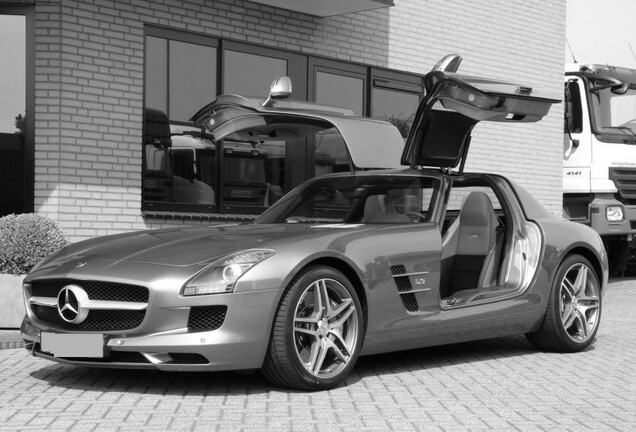 Mercedes-Benz SLS AMG