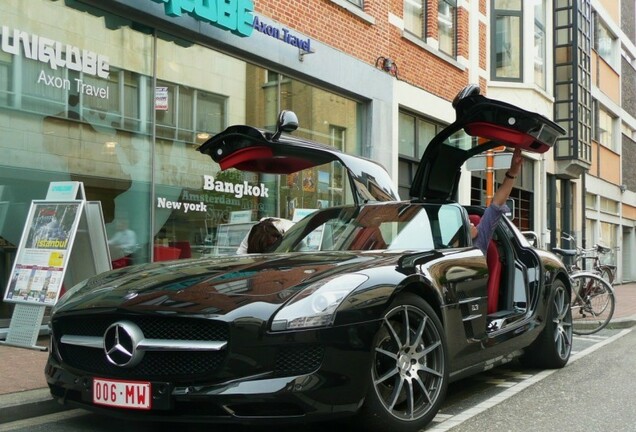 Mercedes-Benz SLS AMG