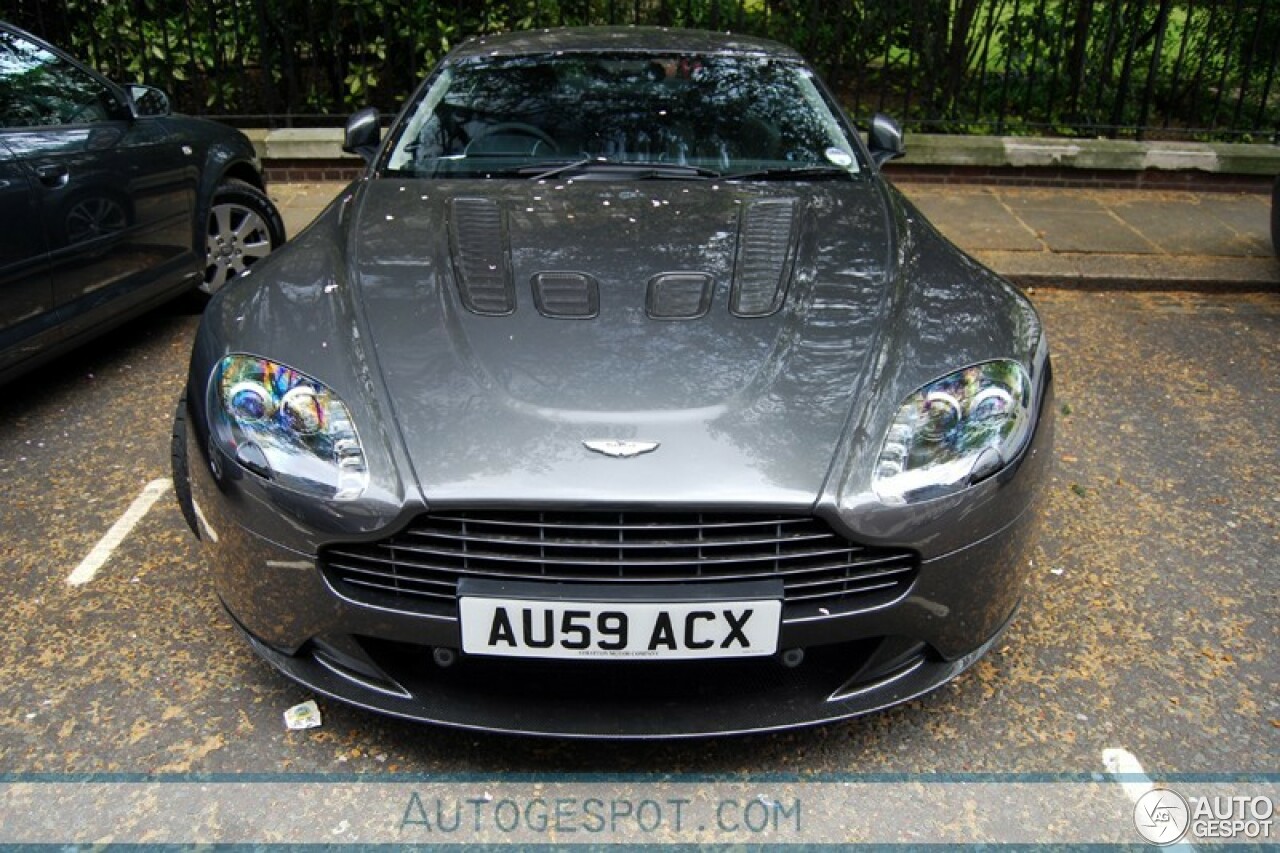 Aston Martin V12 Vantage