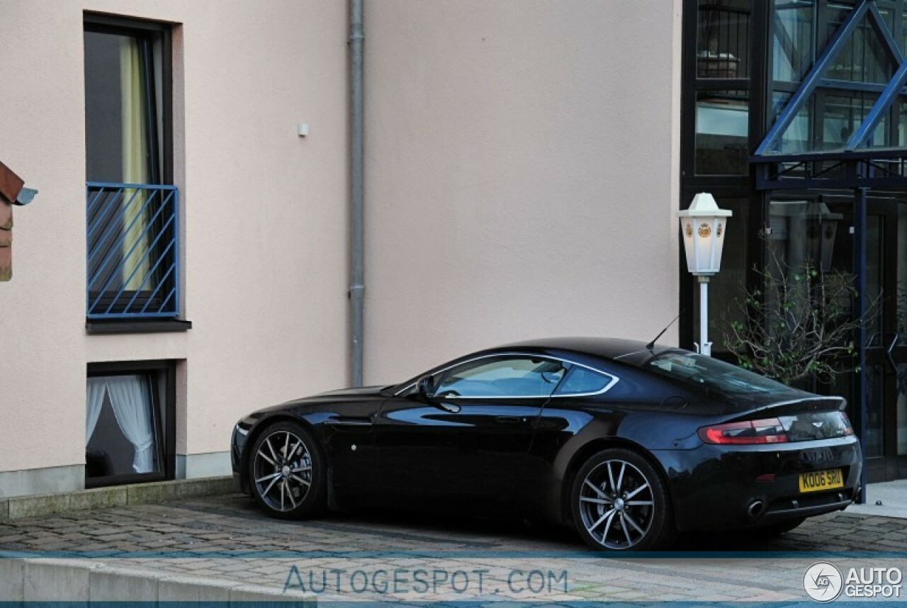 Aston Martin V8 Vantage