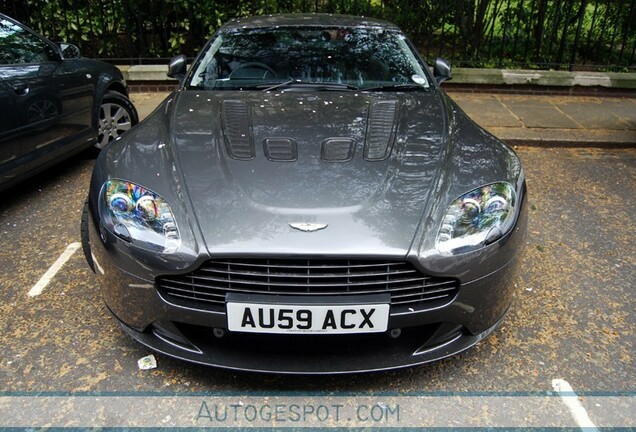 Aston Martin V12 Vantage