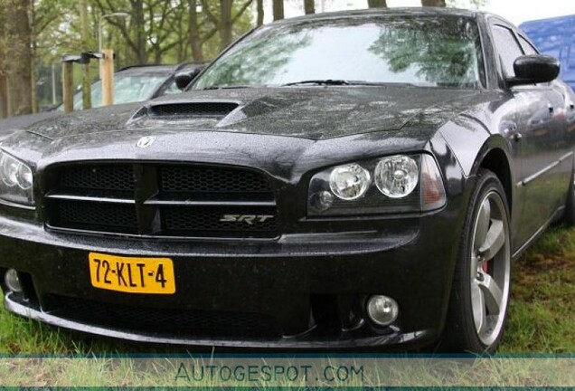 Dodge Charger SRT-8