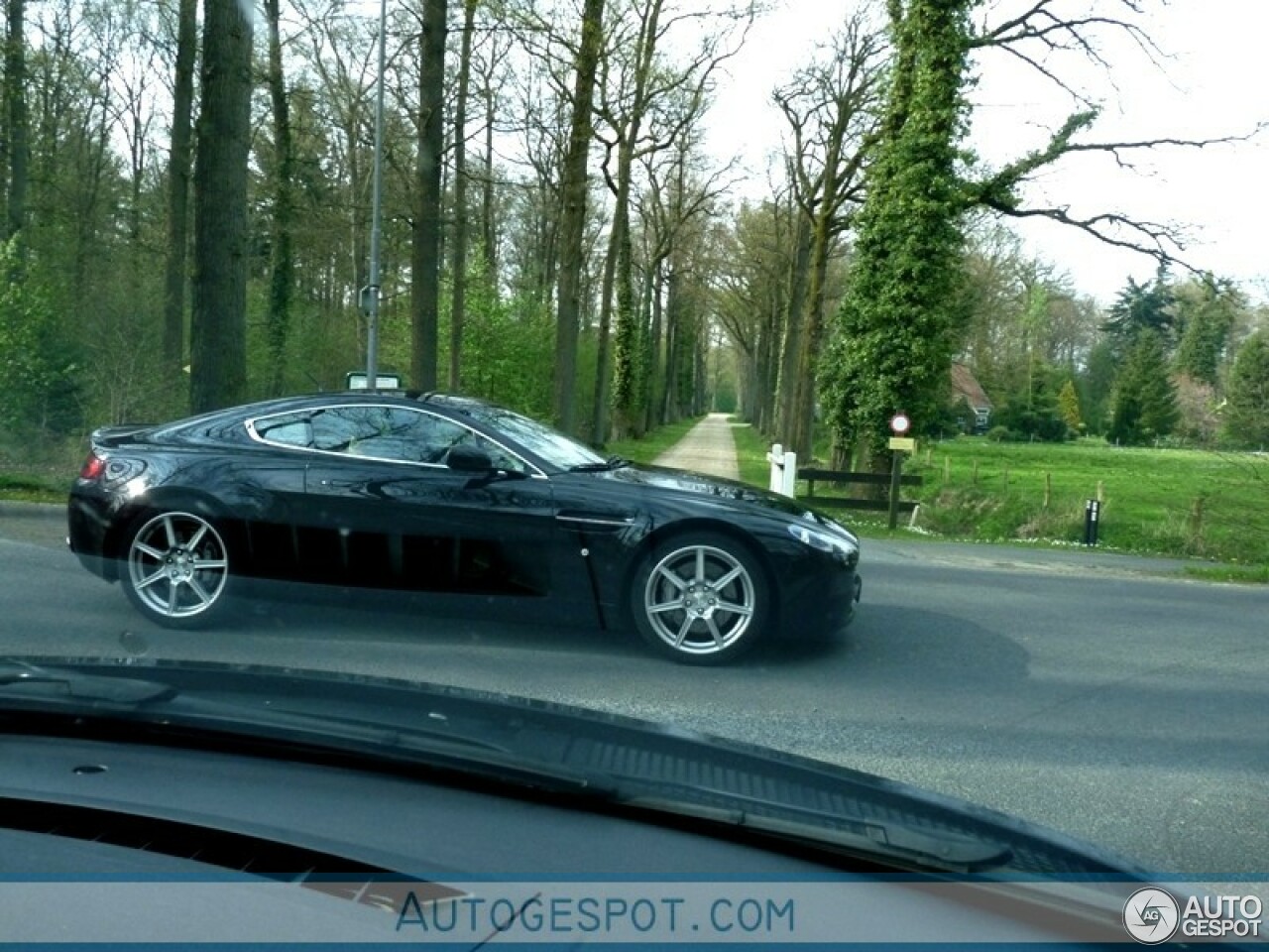 Aston Martin V8 Vantage