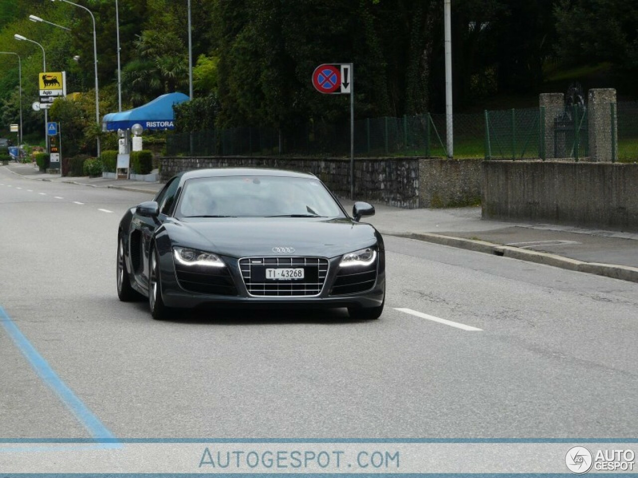 Audi R8 V10