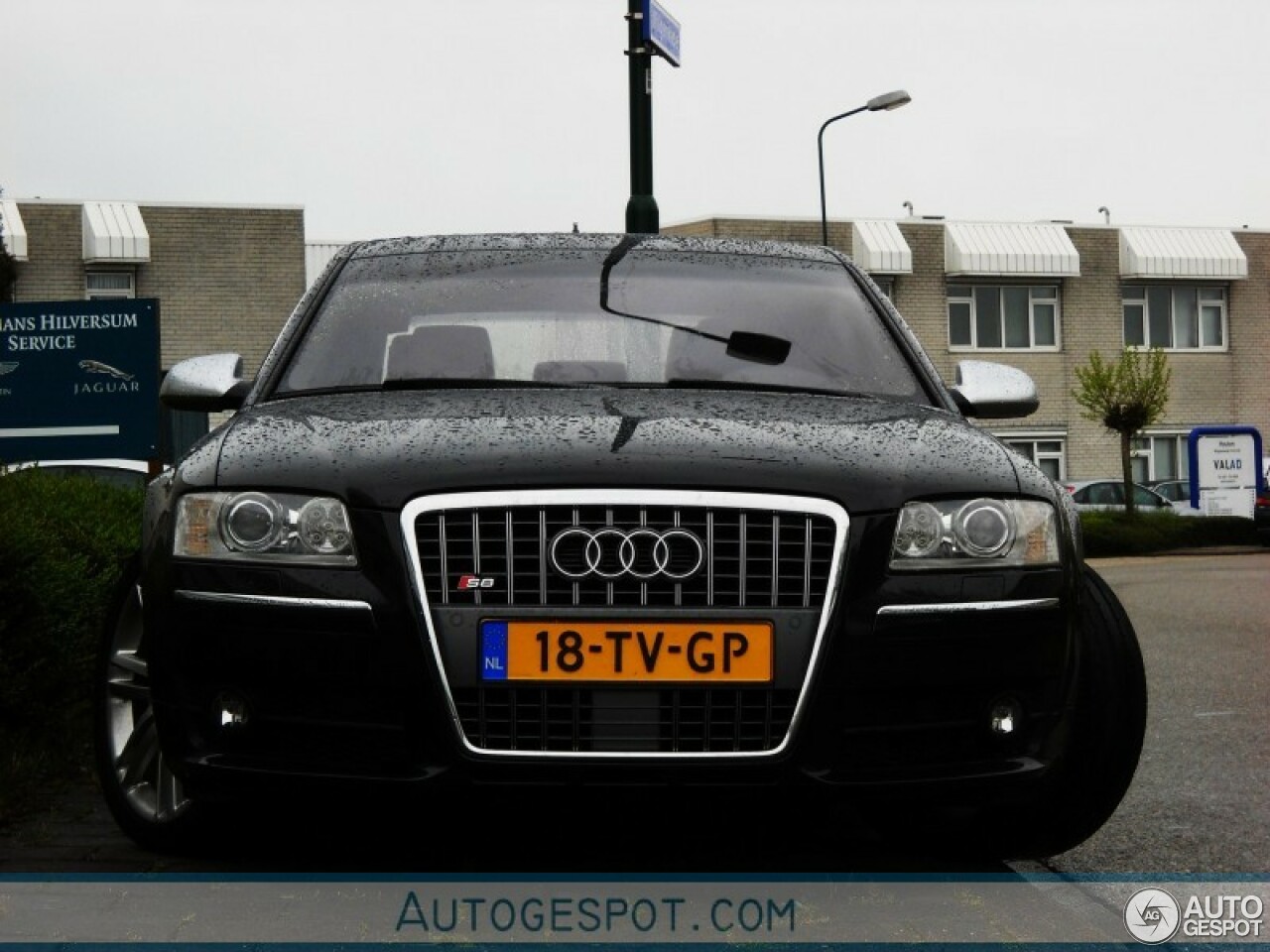 Audi S8 D3