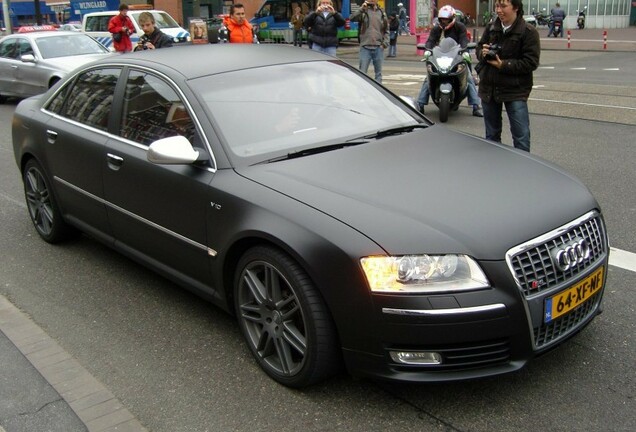 Audi S8 D3