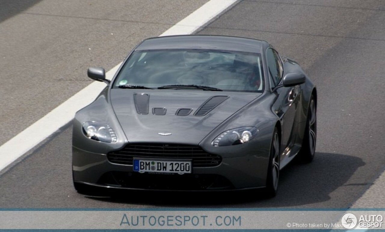 Aston Martin V12 Vantage