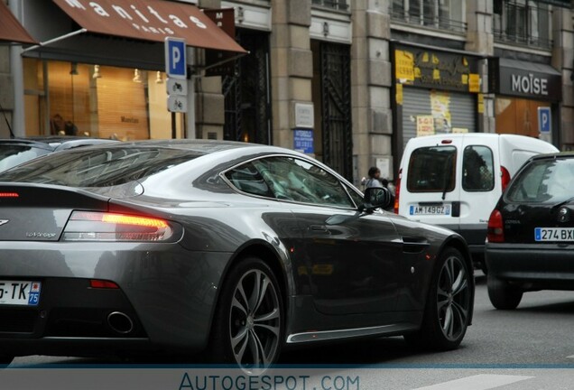 Aston Martin V12 Vantage